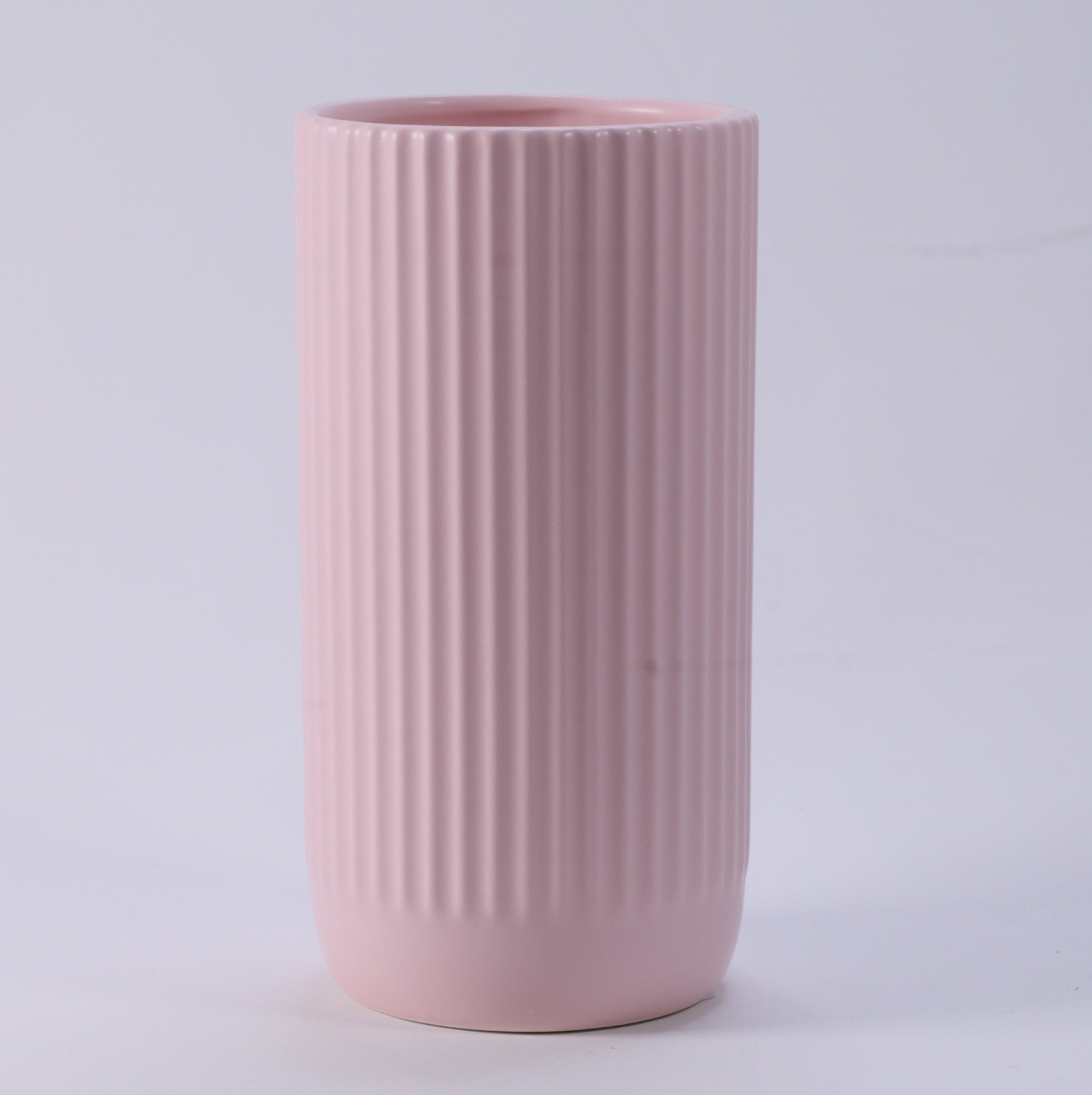 Ribbed Dol Cylinder Caramic Vase